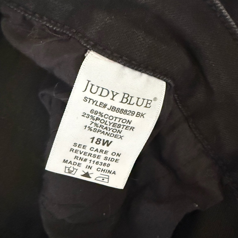 Judy Blue women Black cropped jeans- 18W - Picture 8 of 8